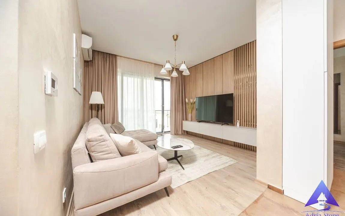 Rent, two bedroom apartment, 74m², Bečići, Budva