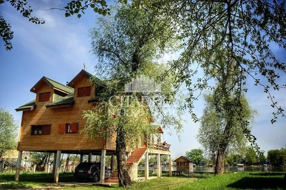 Rent, house, 200m², Surčin, Beograd