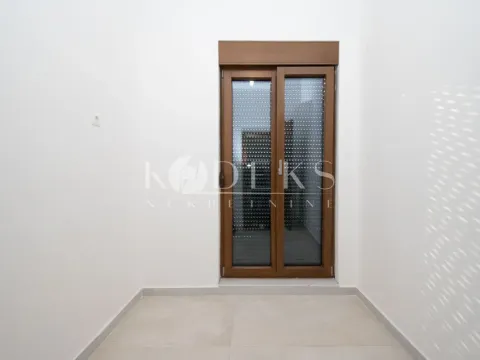 Rent, four bedroom apartment, 221m², Vezirov Most, Podgorica - image 18