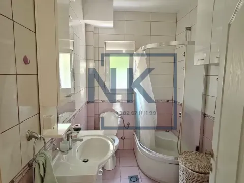 Izdavanje, dvosoban stan, 90m², Stari Aerodrom, Podgorica - image 10