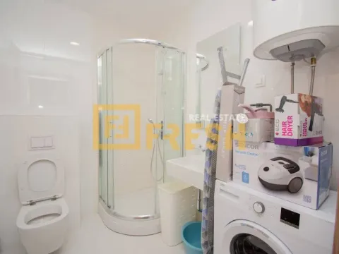 Izdavanje, trosoban stan, 120m², Master Kvart, Podgorica - image 10