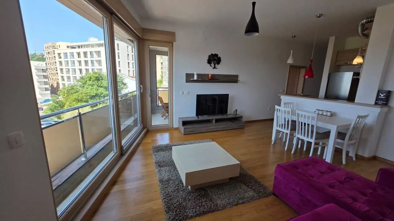 Rent, two bedroom apartment, 70m², Bečići, Budva