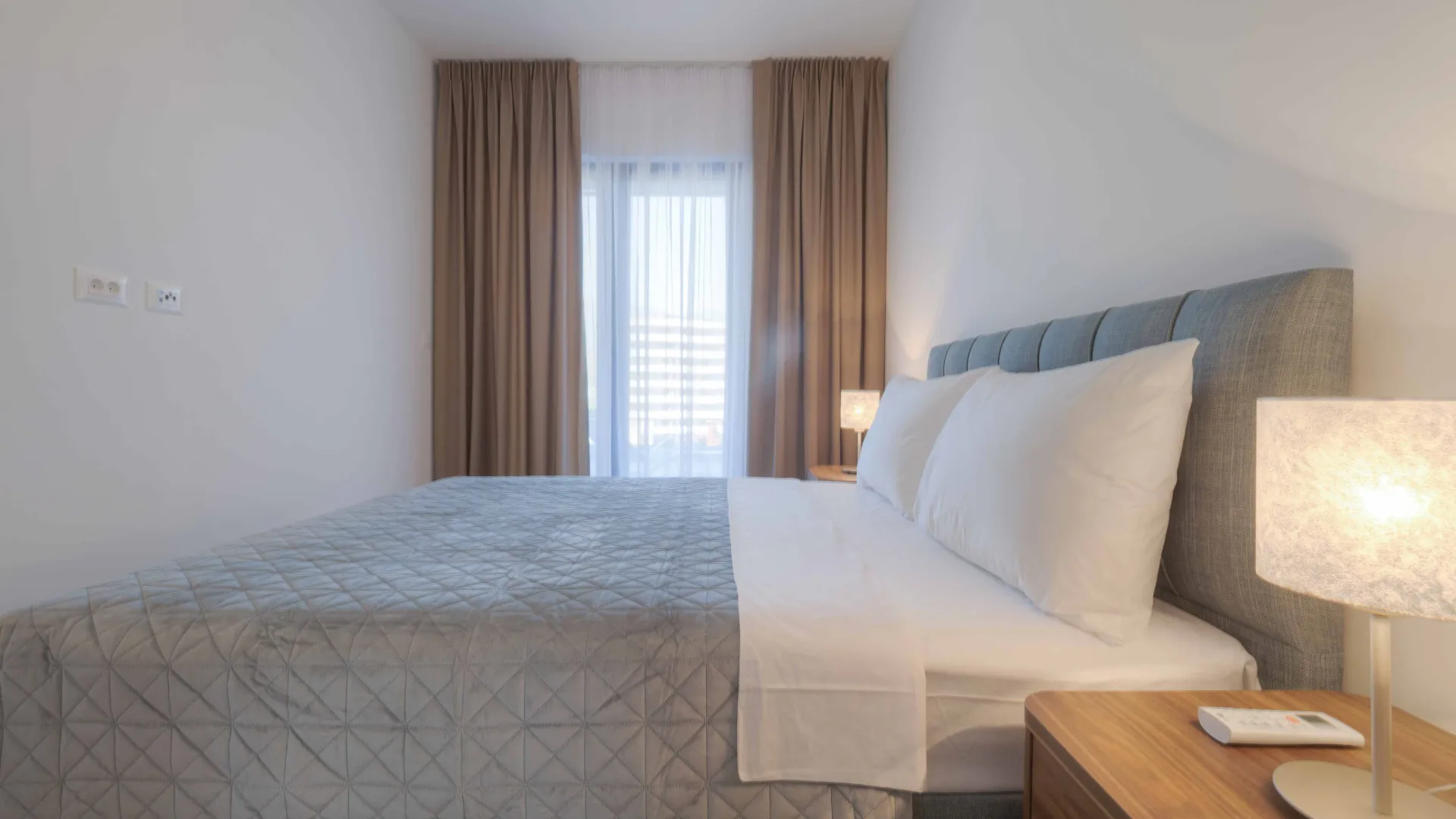 Izdavanje, jednosoban stan, 56m², Gospoština, Budva