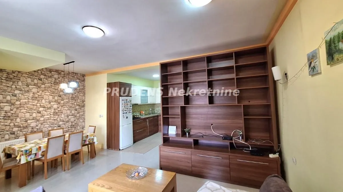 Rent, three bedroom apartment, 72m², Denkova Basta, Zvezdara Sve Podlokacije