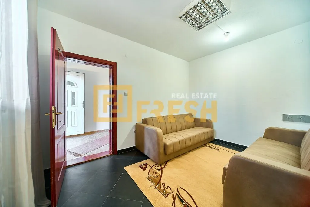 Izdavanje, dvosoban stan, 90m², Zagorič, Podgorica