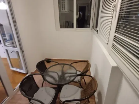 Izdavanje, stan, 54m², Centar, Bar - image 7