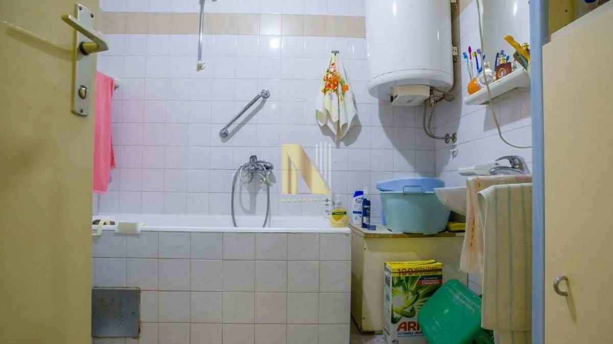 Prodaja, četvorosoban stan, 94m², Bulevar patrijarha Pavla, Novi Sad Sve Podlokacije