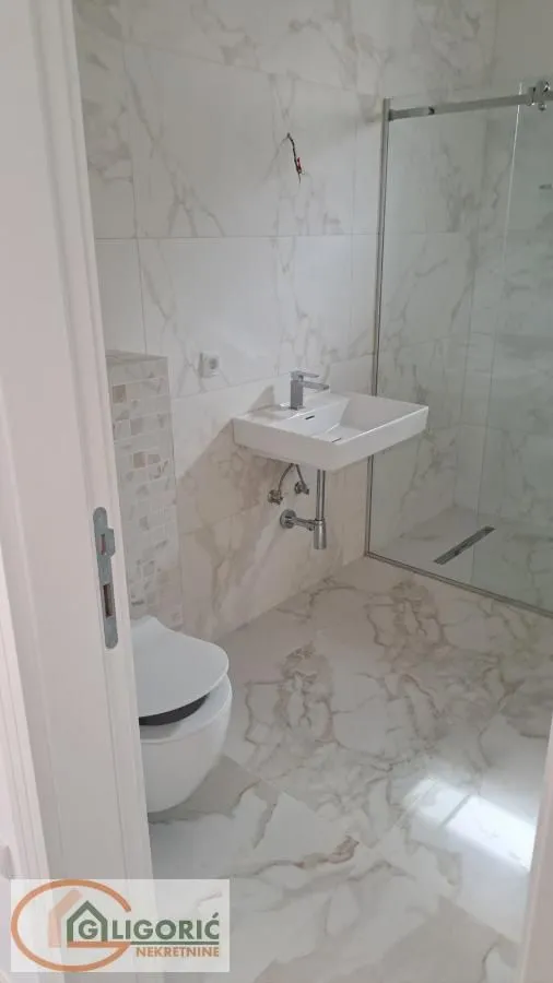 Prodaja, stan, 236m², Zemun Sve Podlokacije, Beograd