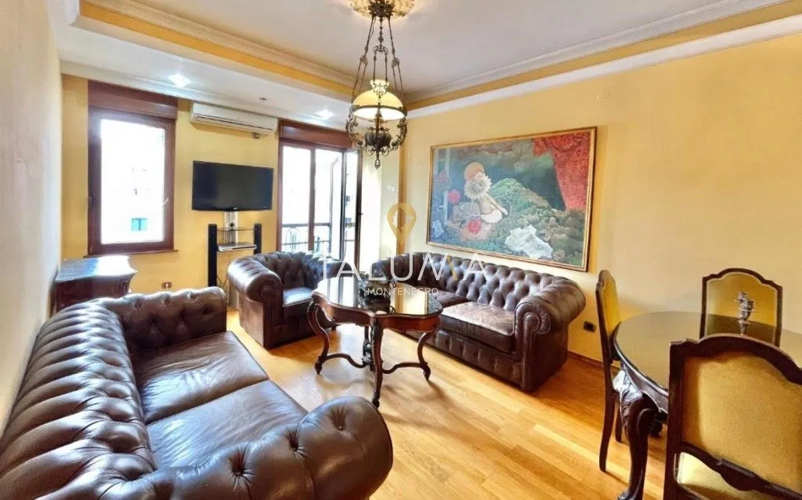 Izdavanje, jednosoban stan, 60m², Centar, Podgorica