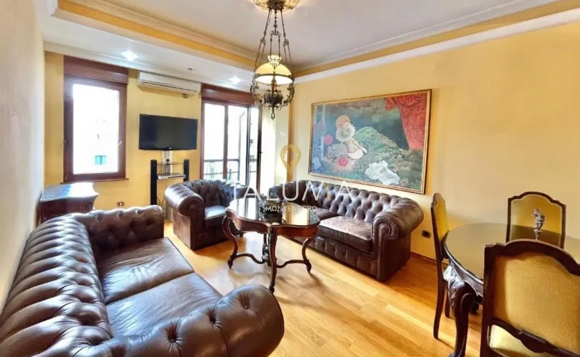 Izdavanje, jednosoban stan, 60m², Centar, Podgorica