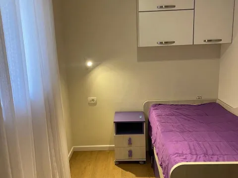 Izdavanje, dvosoban stan, 60m², Škaljari, Kotor - image 3