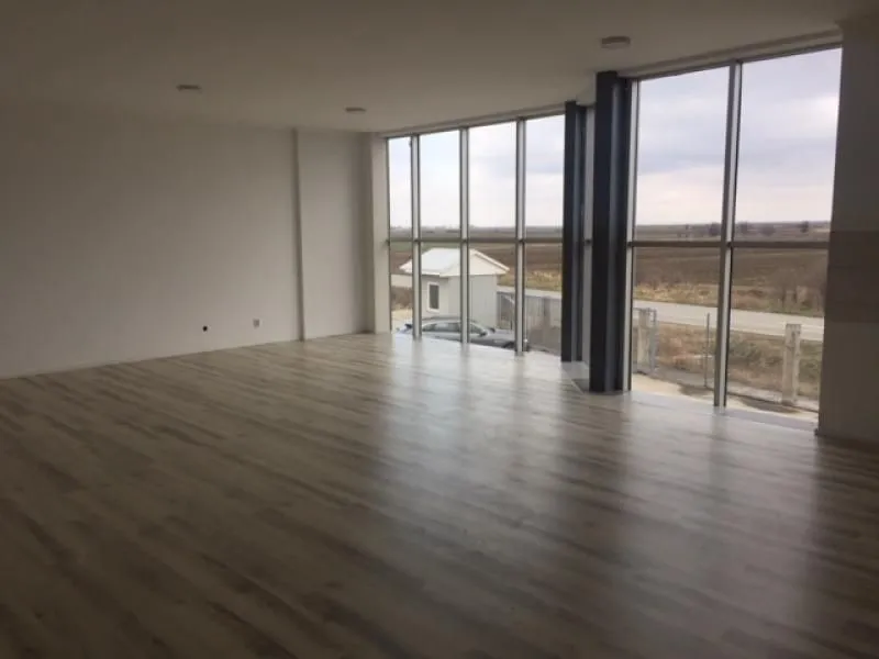 Rent, office space, 300m², Zemun Ugrinovci, Zemun Sve Podlokacije