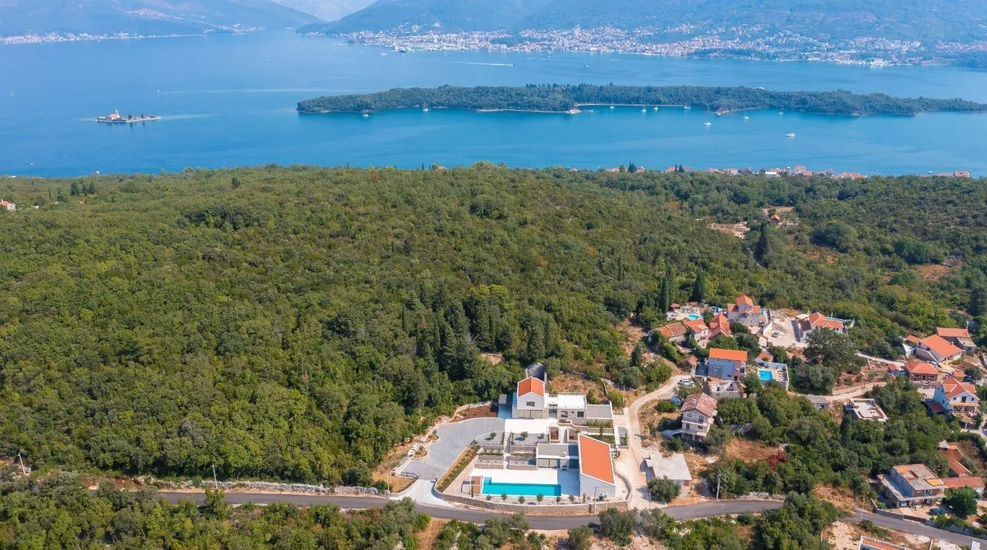 Prodaja, kuća, 558m², Đuraševići, Tivat