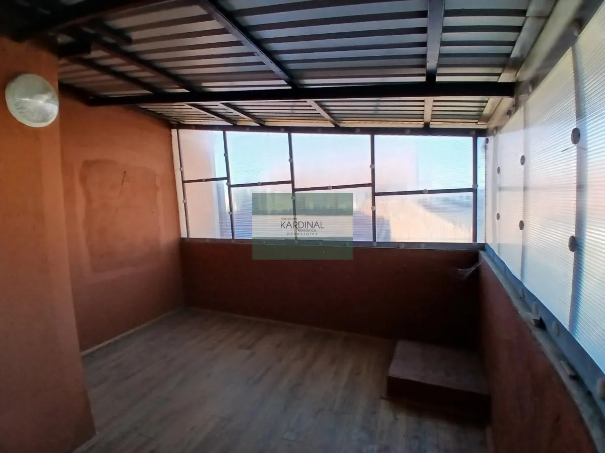 Sale, house, 536m², XI Kongres, Paraćin
