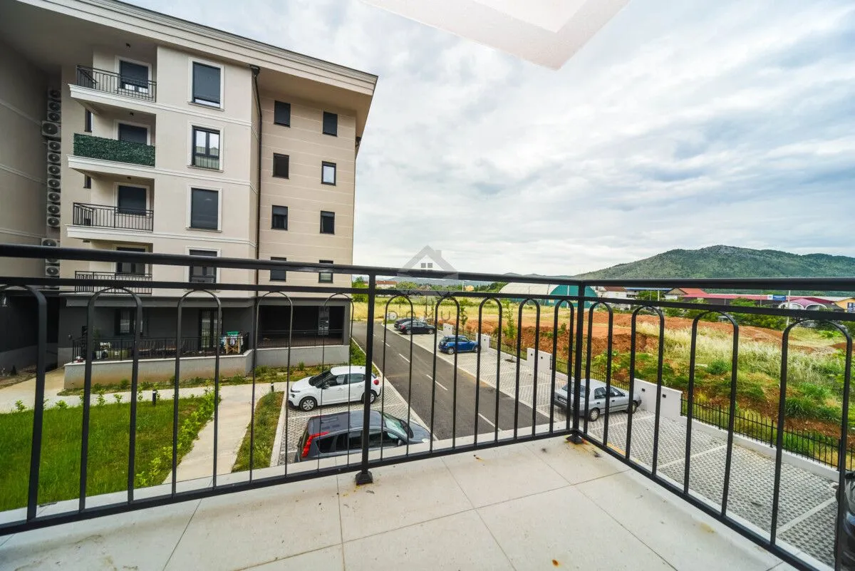 Prodaja, dvosoban stan, 64m², Tološi, Podgorica
