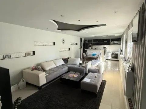 Izdavanje, kuća, 130m², Salajka, Novi Sad Sve Podlokacije - image 2