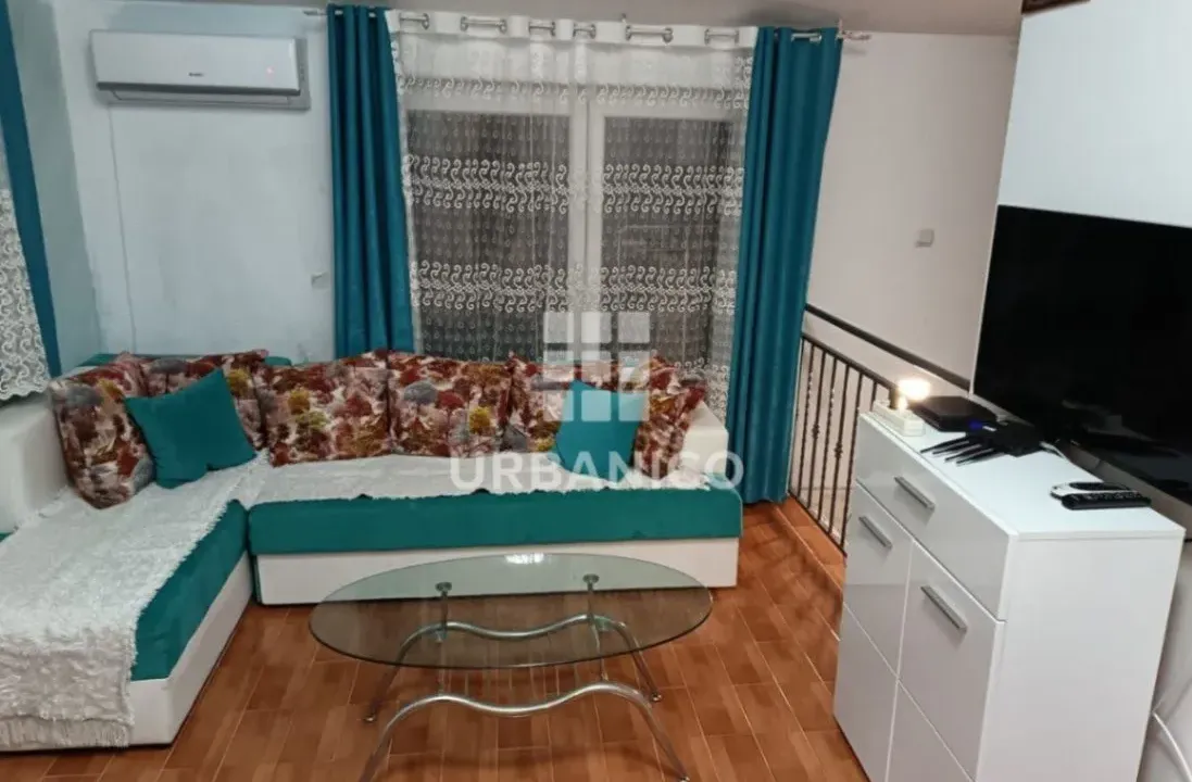 Izdavanje, trosoban stan, 95m², Podmaine, Budva