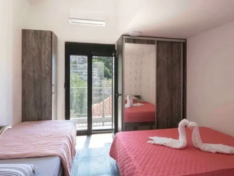 Prodaja, jednosoban stan, 63m², Sveti Stefan, Budva - image 4