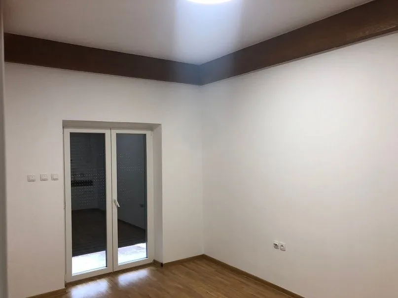 Izdavanje, kuća, 205m², Batajnica, Beograd