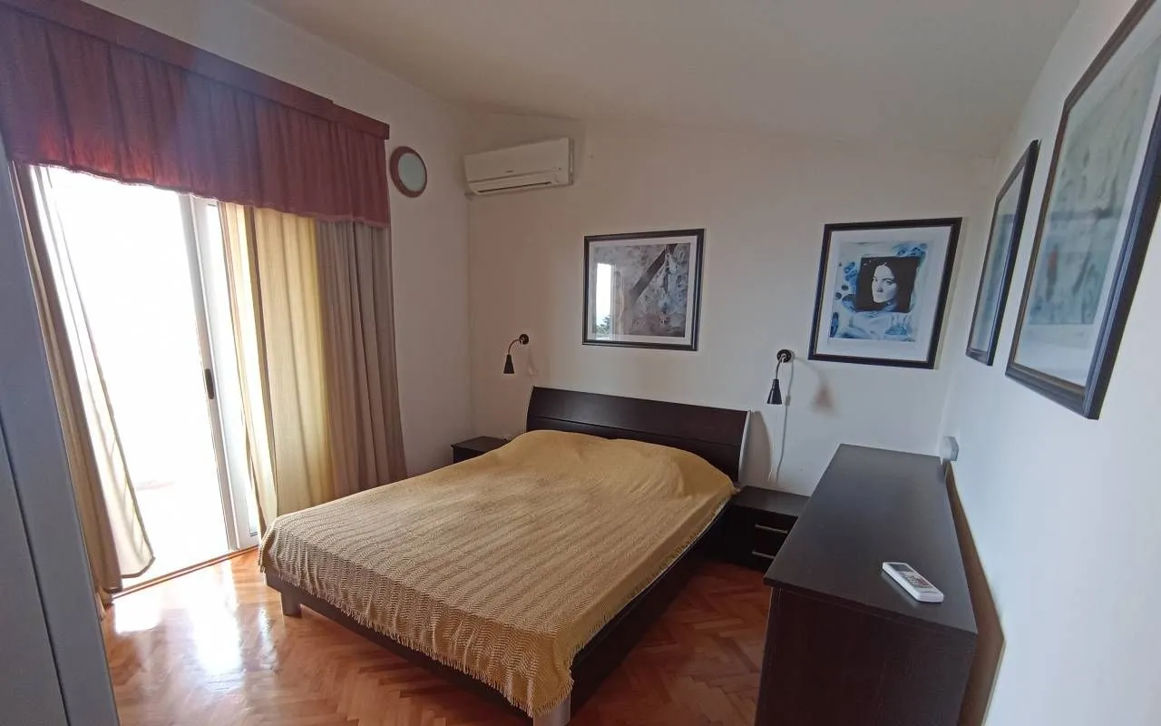Izdavanje, kuća, 100m², Dobra Voda, Budva