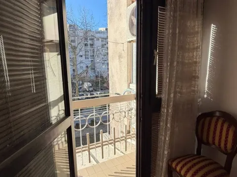 Prodaja, dvosoban stan, 61m², Centar, Bar - image 8