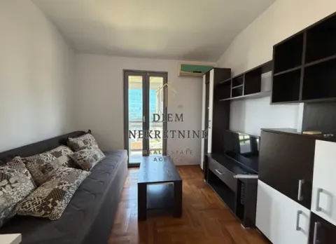 Rent, one bedroom apartment, 38m², 1 maj, Podgorica - image 13