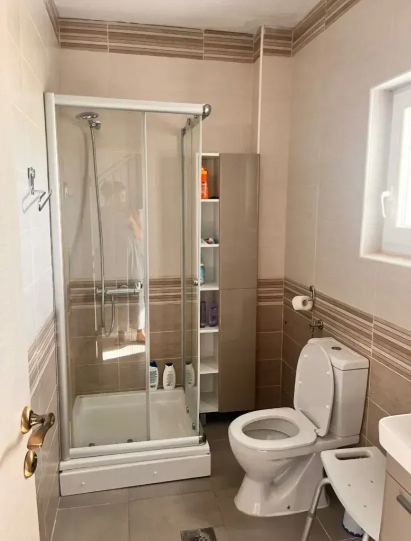 Izdavanje, kuća, 170m², Stari Aerodrom, Podgorica