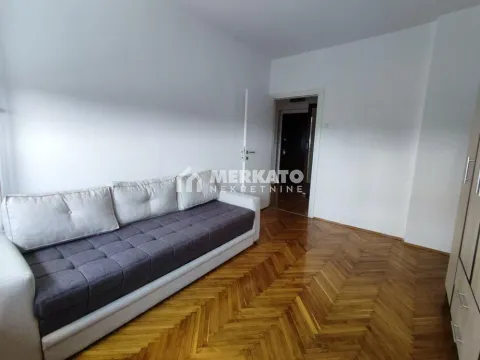 Izdavanje, trosoban stan, 63m², Centar, Zrenjanin - image 20