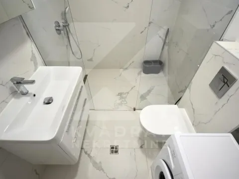 Izdavanje, dvosoban stan, 100m², Dalmatinska ulica, Podgorica - image 14