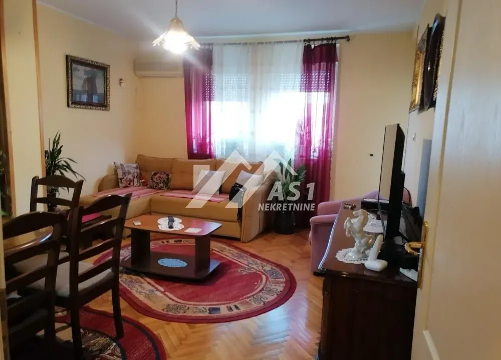 Izdavanje, jednosoban stan, 38m², Bulevar Oslobodjenja, Novi Sad Sve Podlokacije