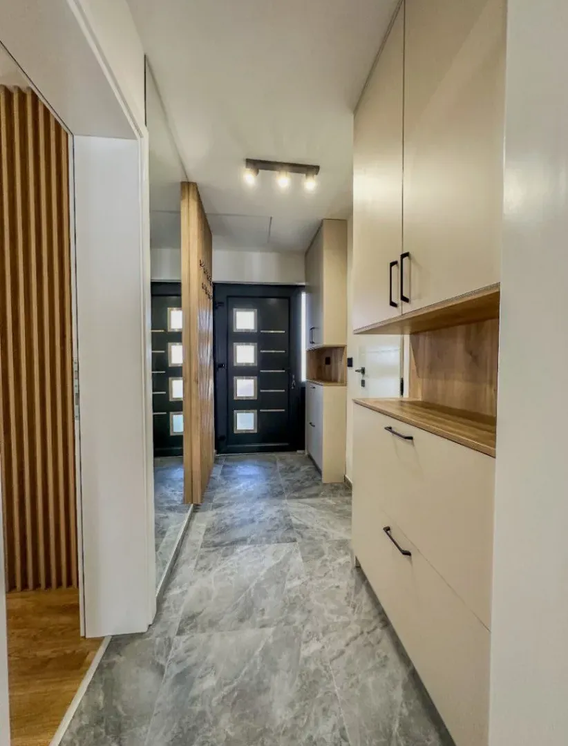 Izdavanje, jednosoban stan, 55m², Gornja Gorica, Podgorica