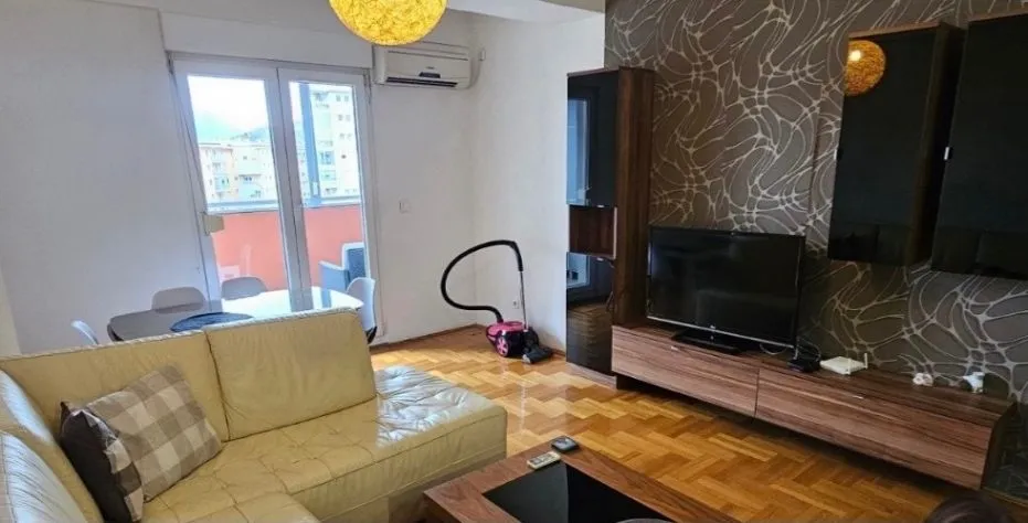 Izdavanje, jednosoban stan, 57m², City Kvart, Podgorica