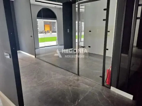 Izdavanje, poslovni prostor, 228m², Novi Beograd Blok 65, Novi Beograd Sve Podlokacije - image 4