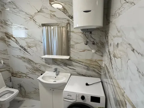 Izdavanje, trosoban stan, 75m², Polje, Bar - image 9