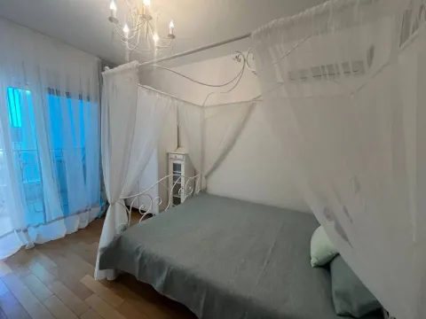Rent, two bedroom apartment, 67m², Bečići, Budva - image 10