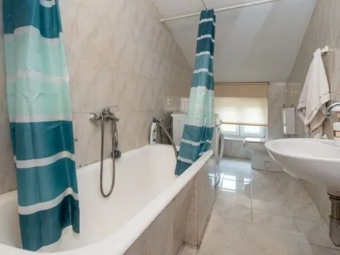Sale, two bedroom apartment, 75m², Podgorica, Crna Gora - image 10