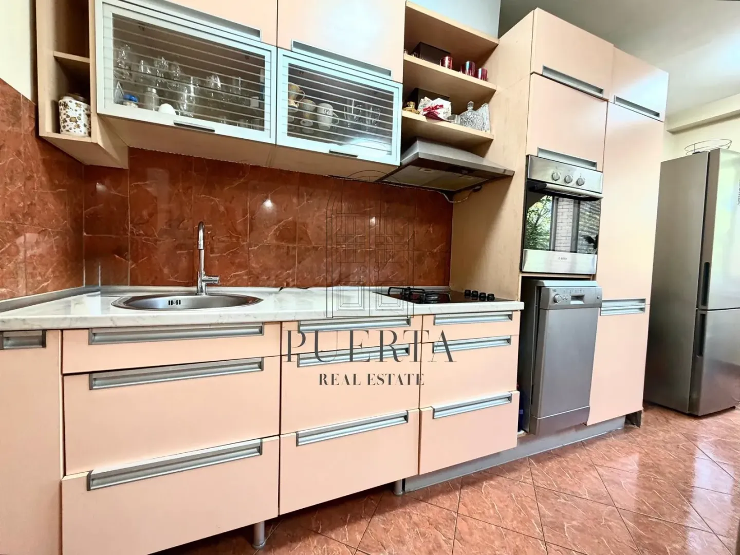 Prodaja, dvosoban stan, 64m², Centar, Podgorica