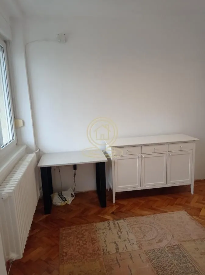Izdavanje, trosoban stan, 82m², Centar, Novi Sad