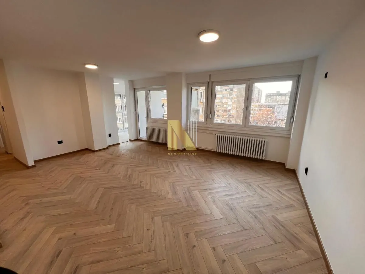 Prodaja, dvosoban stan, 73m², Centar, Novi Sad