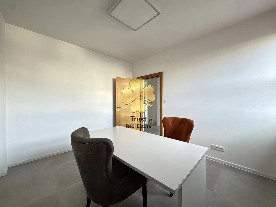 Rent, office space, 120m², Centar, Podgorica