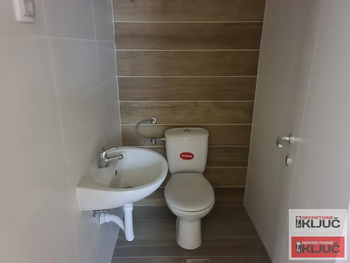 Prodaja, trosoban stan, 66m², Petrovaradin, Novi Sad