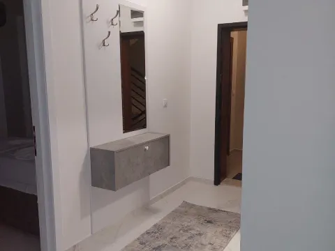 Rent, one bedroom apartment, 69m², Slovenska Plaža, Budva - image 4