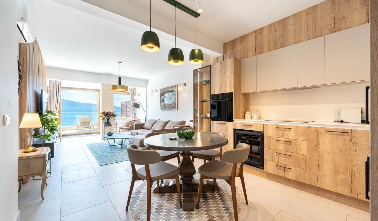 Prodaja, dvosoban stan, 67m², Opatovo, Tivat