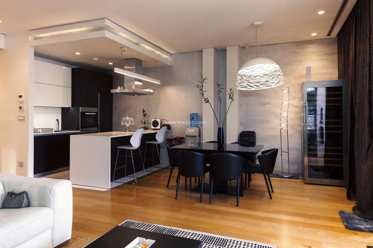 Izdavanje, dvosoban stan, 148m², Budva, Crna Gora