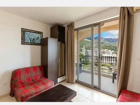 Sale, one bedroom apartment, 31m², Bečići, Budva - image 1