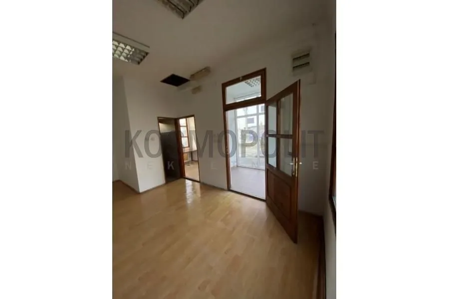 Izdavanje, poslovni prostor, 400m², Leštane, Grocka