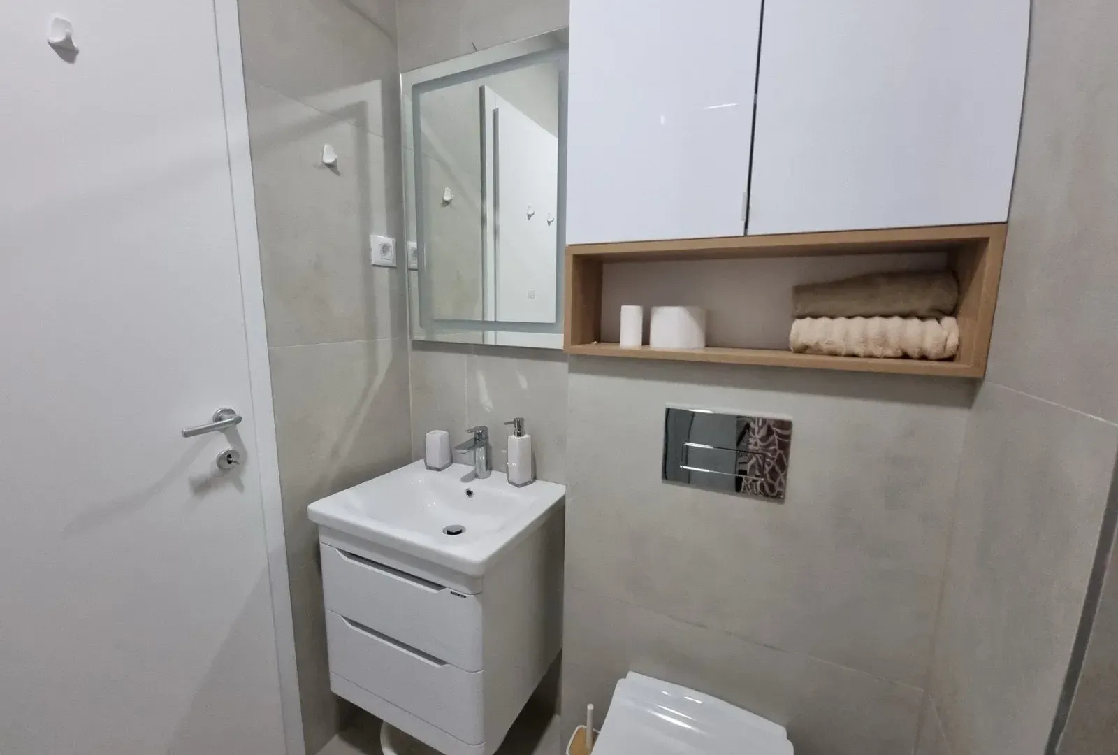 Rent, studio apartment, 25m², Bečići, Budva