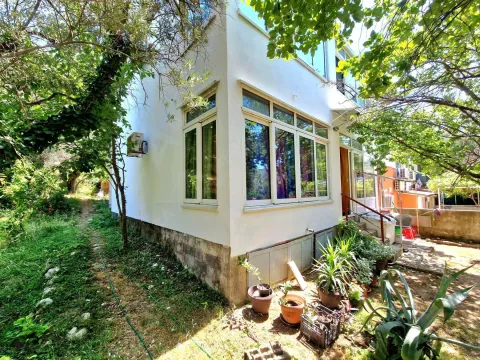 Sale, house, 165m², Bečići, Budva - image 1