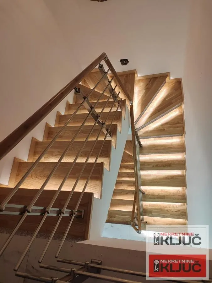 Prodaja, četvorosoban stan, 148m², Klisa, Novi Sad Sve Podlokacije