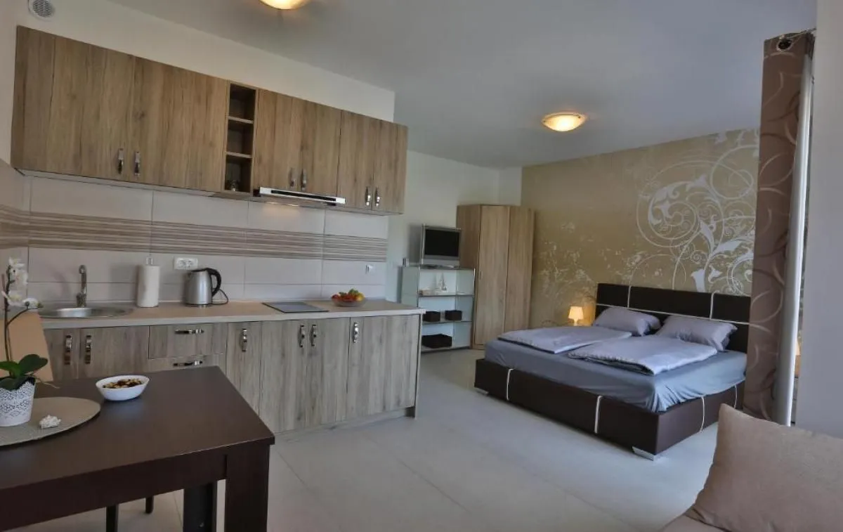 Prodaja, kuća, 469m², Đuraševići, Tivat